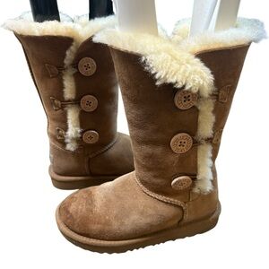 Ugg girls Bailey triple button tan suede boots size 13 fur lined waterproof tall